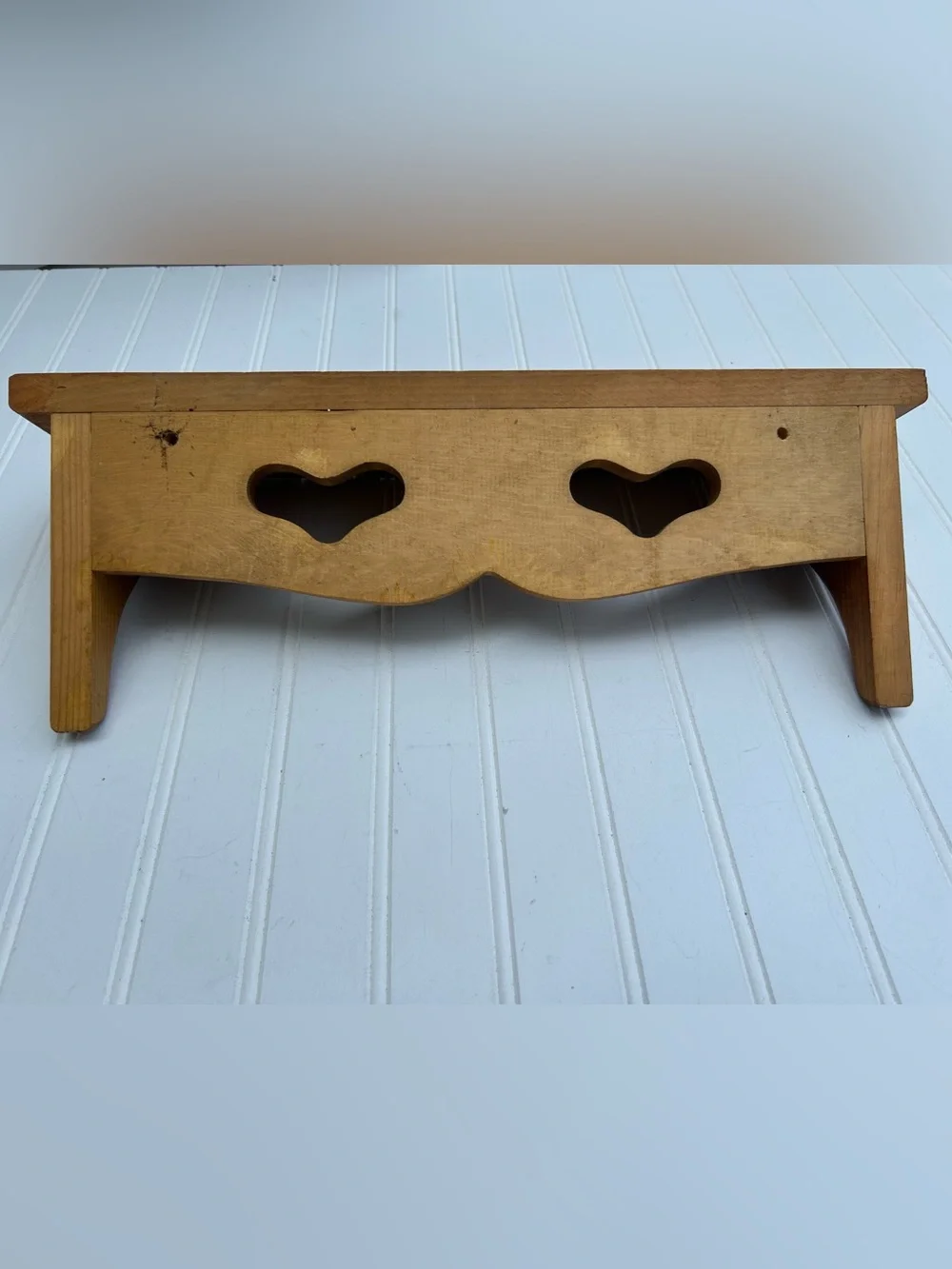 Vintage Shelf Classic Heart-Cut Wood Wall Gallery Honey Oak Cottagecore 5x18